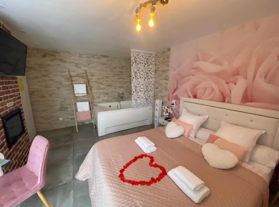 Les Nids De La Baie Bed and Breakfast Favières Eksteriør billede